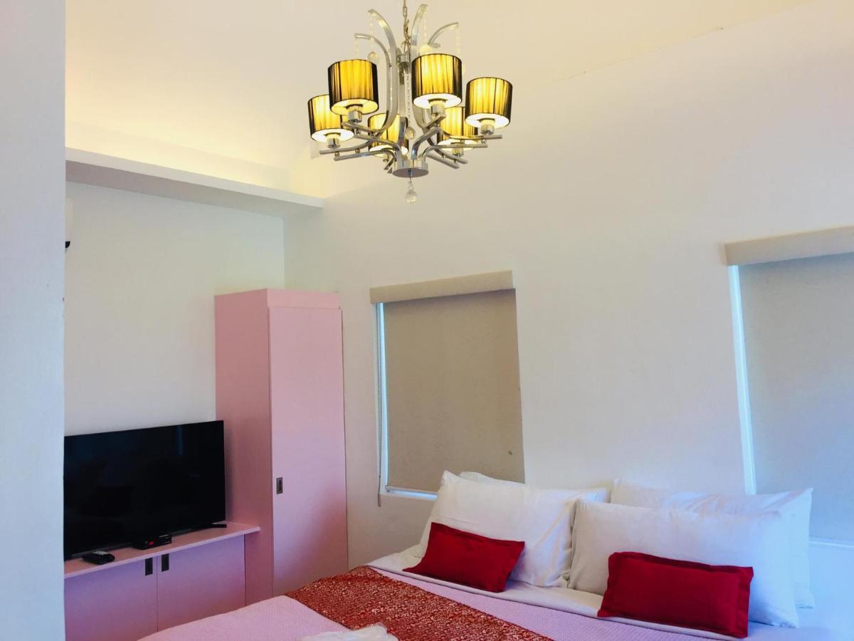 The Carmelence Lodge Tagaytay City Exterior foto